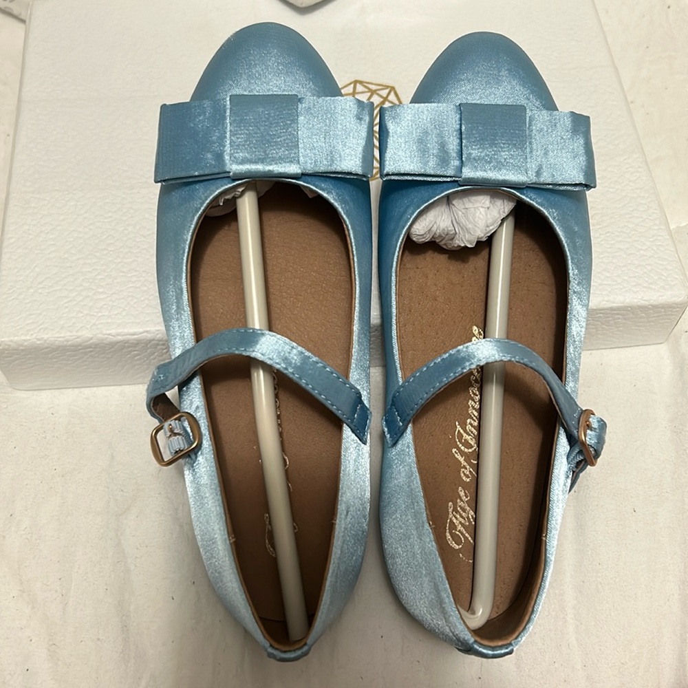 Age of Innocence girls shoes size 29